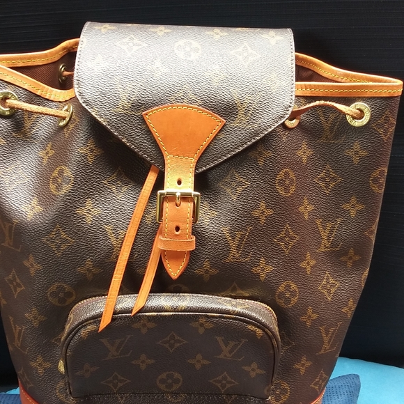 LARGE BACKPACK  BY LOUIS VUITTON - Picture 1 of 4